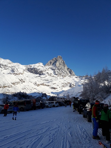 Breuil-Cervinia Valtournenche Ski Resort by: Roberto Leoni